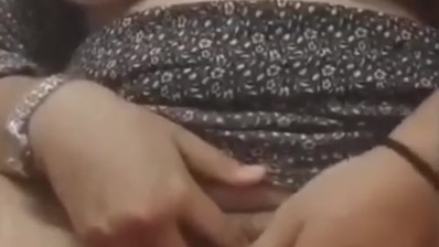 Tante Jilbab Remas Toket Colmek Becek