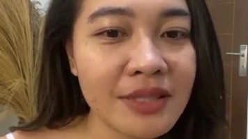 Nonton Tante Mana Sambil Dengerin Curhat Santai 49 Menit