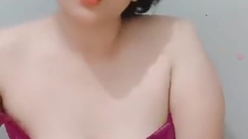 Evelin Bigo Seksi Bikin Nafsu
