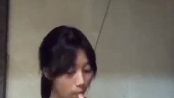 ABG Cantik Tiktokers Yang Viral Remas Toket Miliknya